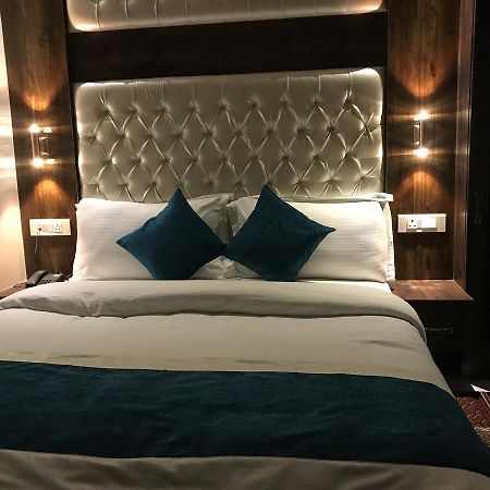 Hotel Mmk Κανπούρ Εξωτερικό φωτογραφία