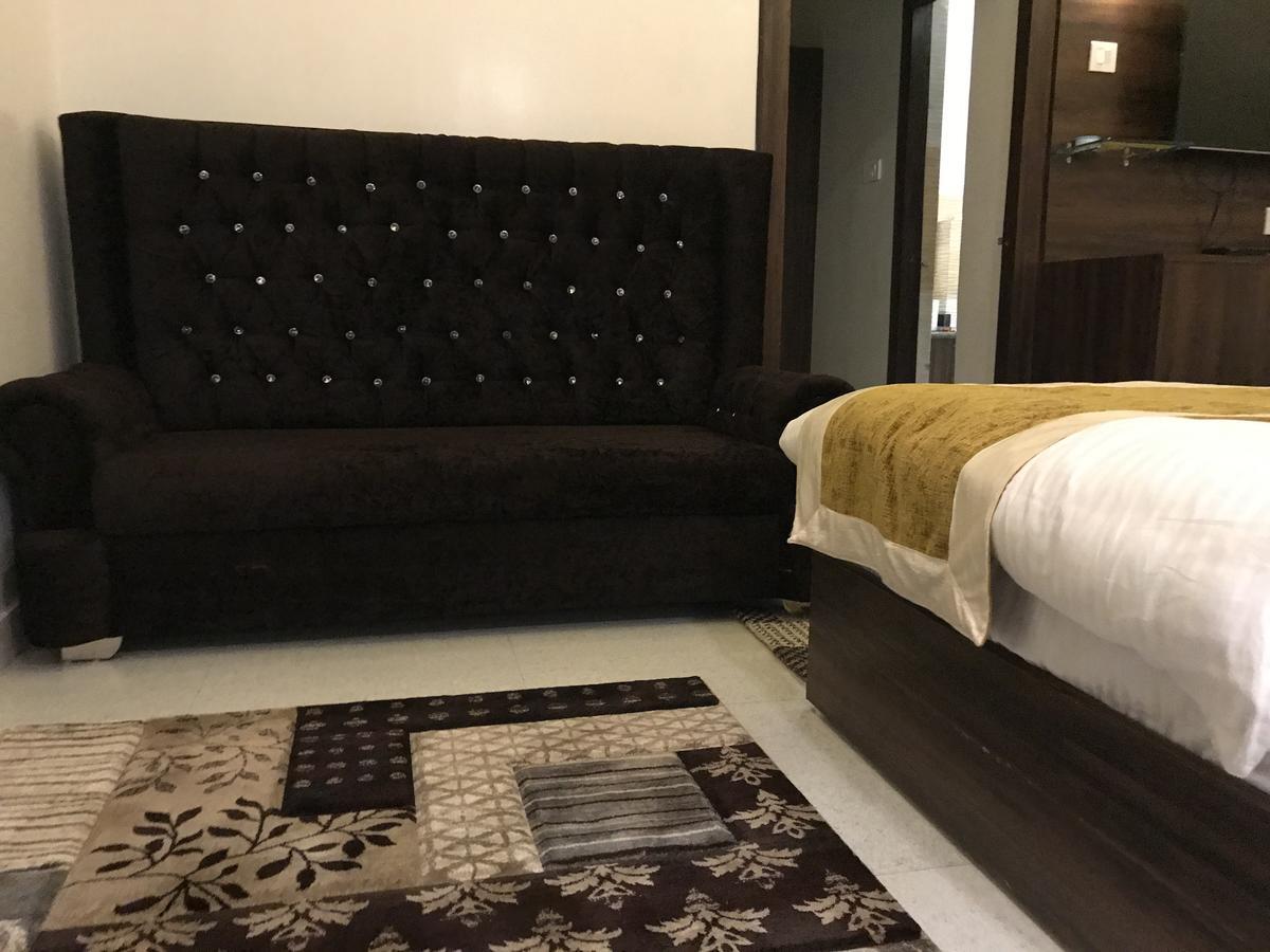 Hotel Mmk Κανπούρ Εξωτερικό φωτογραφία