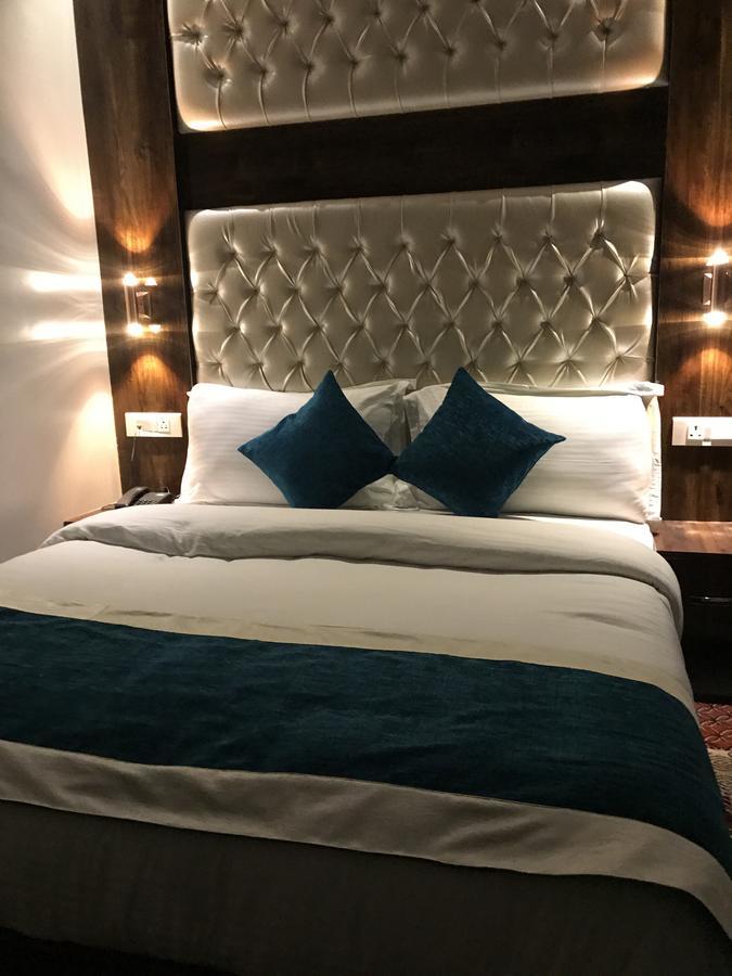 Hotel Mmk Κανπούρ Εξωτερικό φωτογραφία
