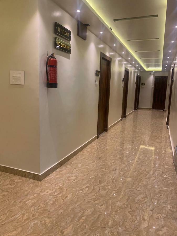 Hotel Mmk Κανπούρ Εξωτερικό φωτογραφία