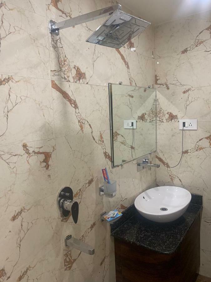 Hotel Mmk Κανπούρ Εξωτερικό φωτογραφία