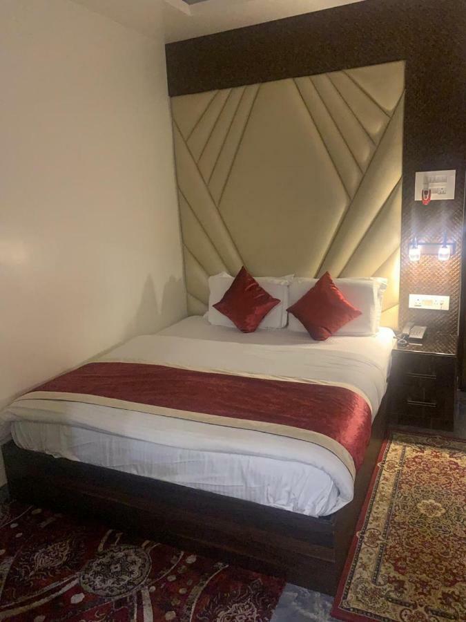 Hotel Mmk Κανπούρ Εξωτερικό φωτογραφία