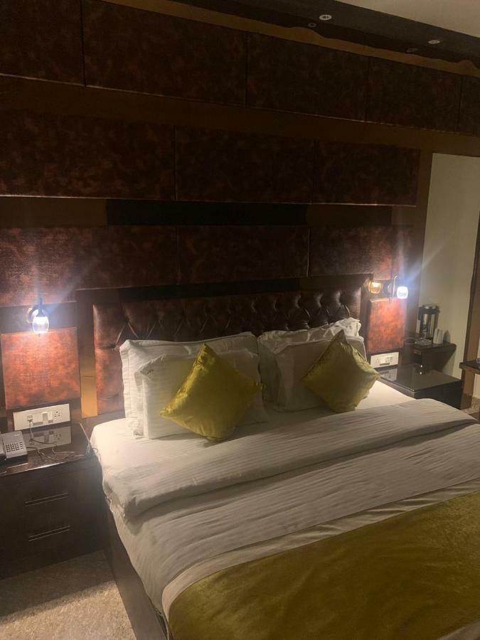 Hotel Mmk Κανπούρ Εξωτερικό φωτογραφία