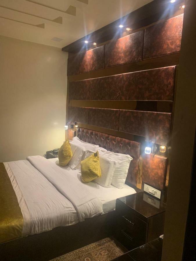 Hotel Mmk Κανπούρ Εξωτερικό φωτογραφία