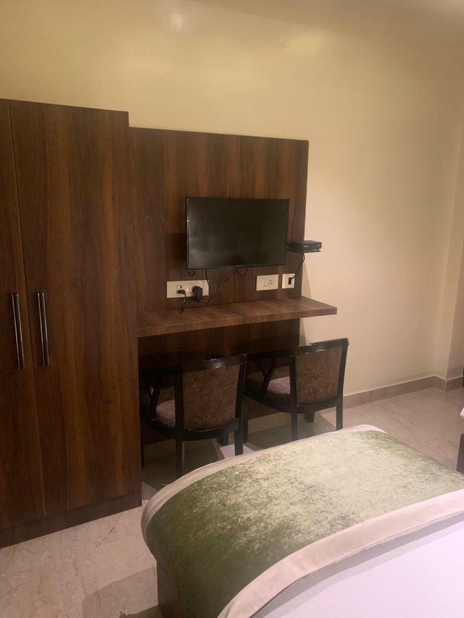 Hotel Mmk Κανπούρ Εξωτερικό φωτογραφία